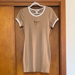 NWT Tan Ribbed Mini Dress 33” Butterfly Applique Ringer White P2P 17” Nature